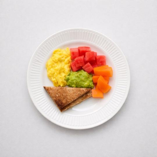 Kids Mini Platter: Egg (Scrambled), Mashed Avocado, Fruit And Toast