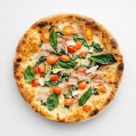 Smoked Ham, Spinach, Cherry Tomatoes & Ricotta Pizza