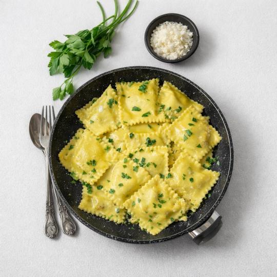 Hot Ham Cheese Ravioli 200G + Parmigiano